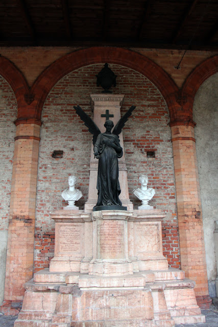 Gruft am Südfriedhof München