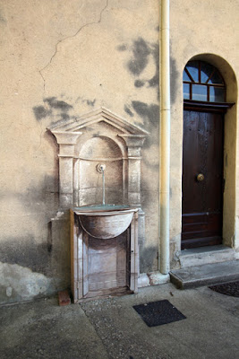Pernes-les-fontaines Street Art Brunnen