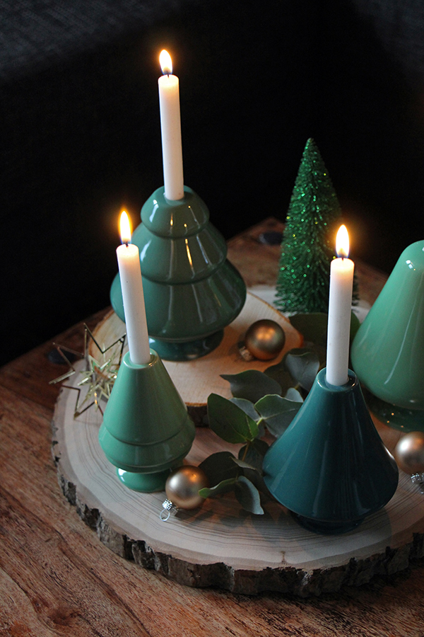 selbstgemachter Adventskranz mit Baumscheiben und Kerzenhaltern von Kähler Design