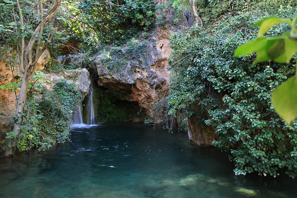 Wasserfall am Fluss Bohilgues, Provinz Valencia in Spanien