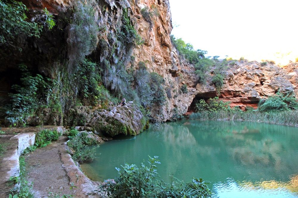 Curva Turche in der Region Bunol in der Provinz Valencia, natürlicher Badeplatz und Wasserfall