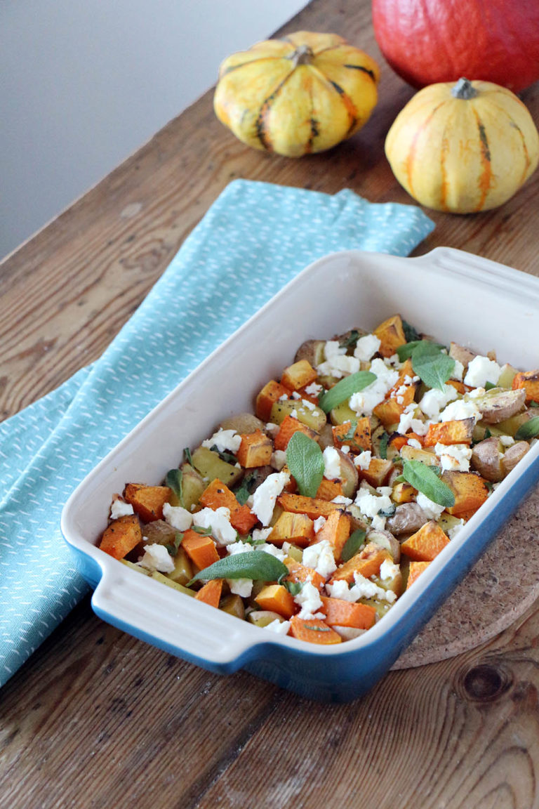 OFENKÜRBIS MIT FETA UND SALBEI - Transglobal Pan Party