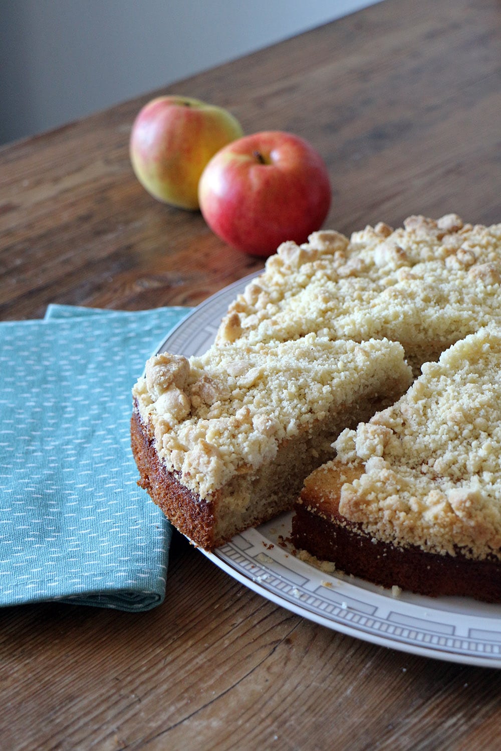 Veganer Apfel-Zimt-Kuchen mit Streuseln